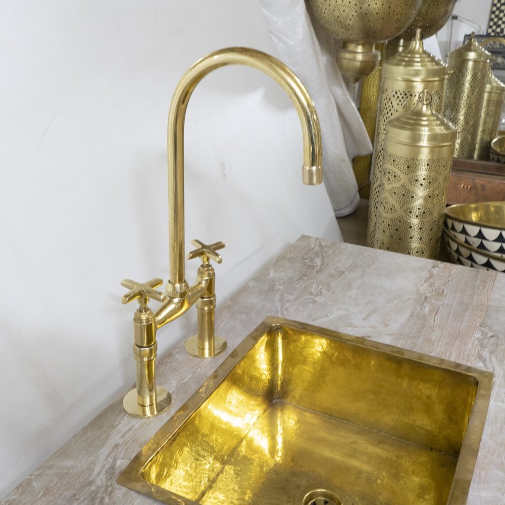 Brass Bridge Faucet With Flat Cross Handles