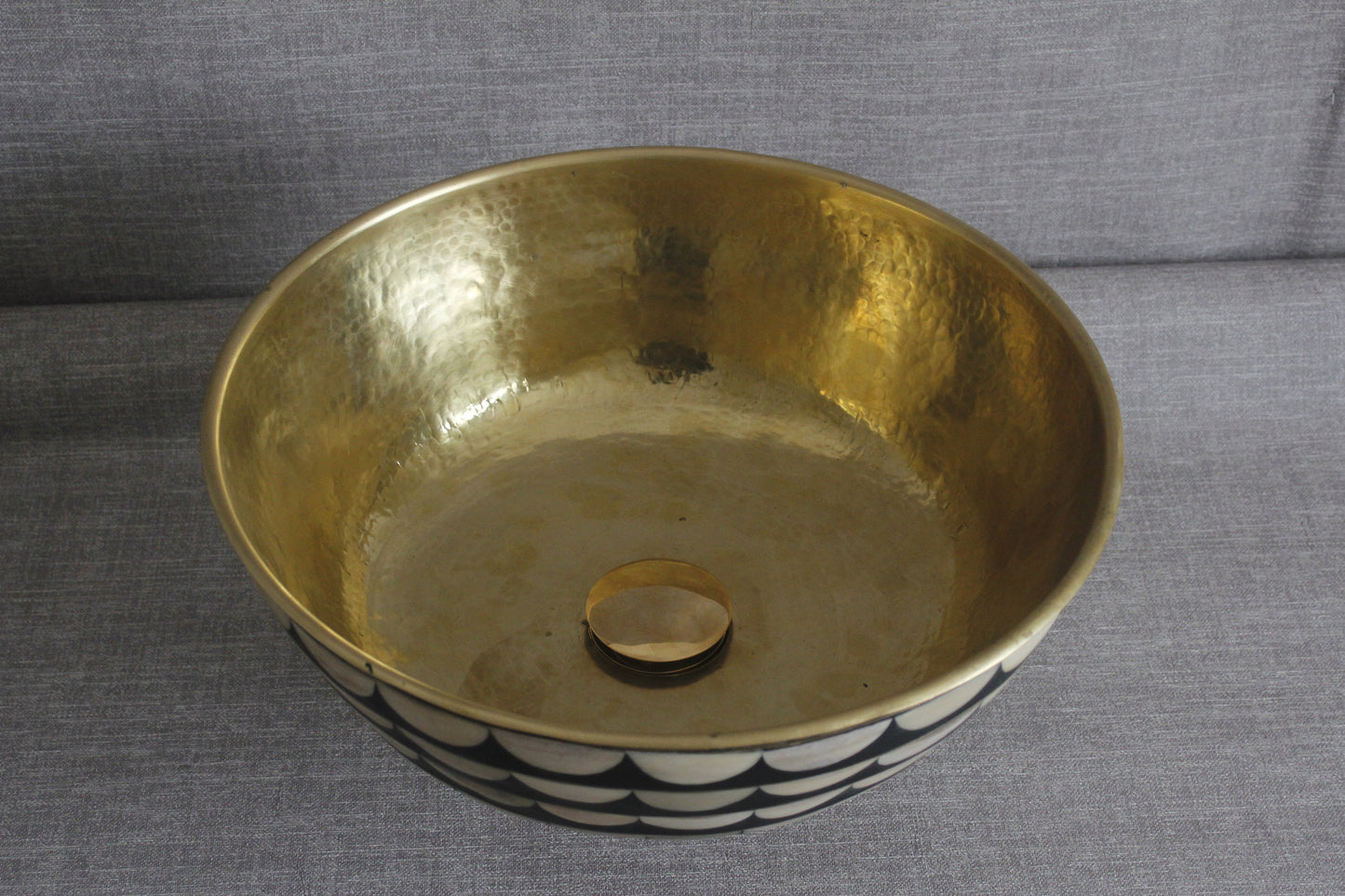 Solid Brass Single Basin Sink: Timeless Elegance for Your Bathroom