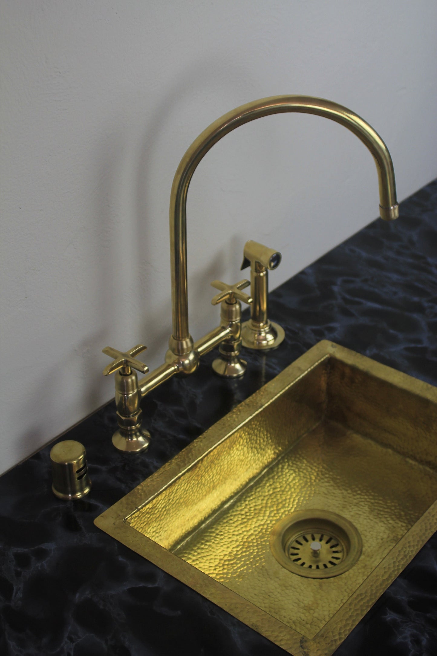 Unlacquered Brass Bridge Faucet, 8 Bridge center BALL-SHAPED Faucet With Linear short Legs and Sprayer